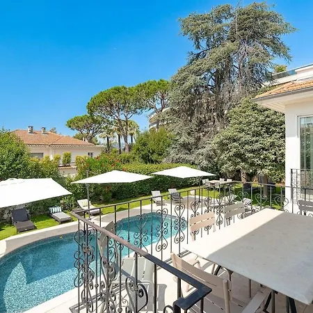 Charming Villa With Garden & Sea Breeze Antibes Getaway Appartement *